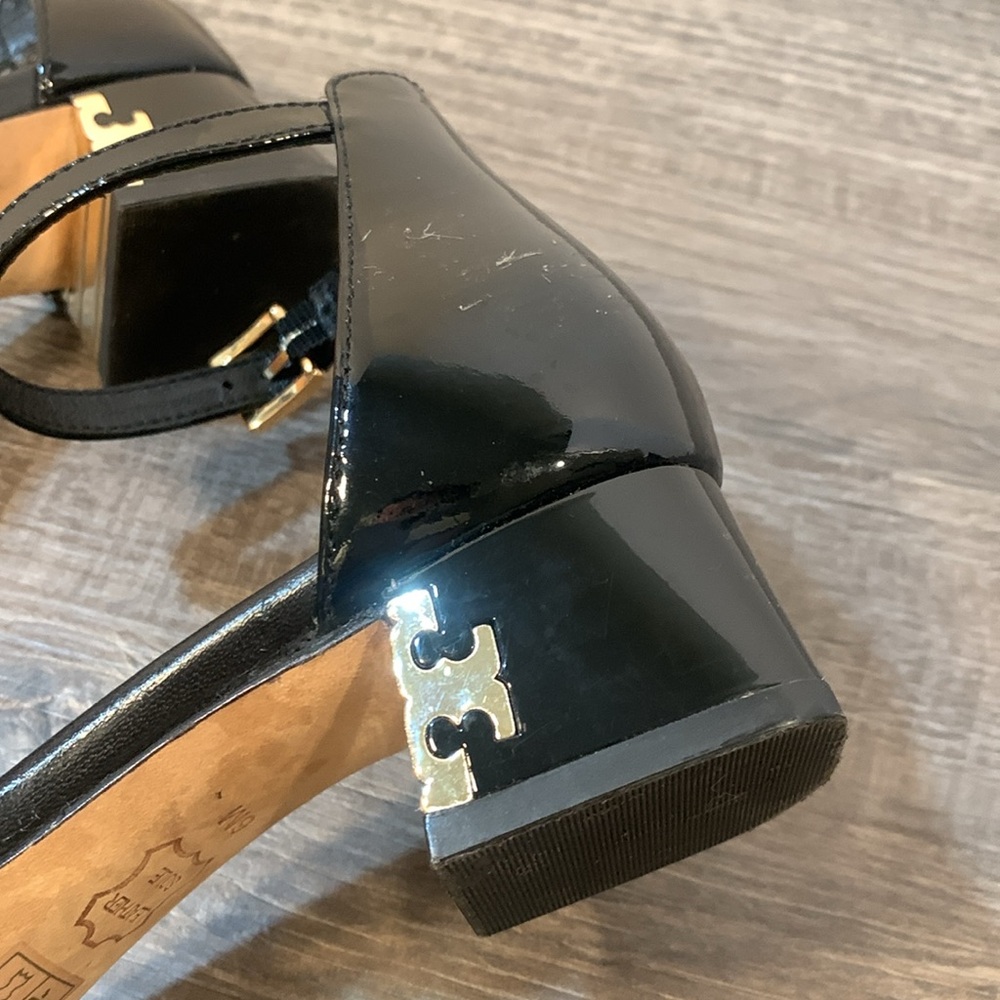 Tory Burch patent leather sandals size 6 - Picture 11 of 11